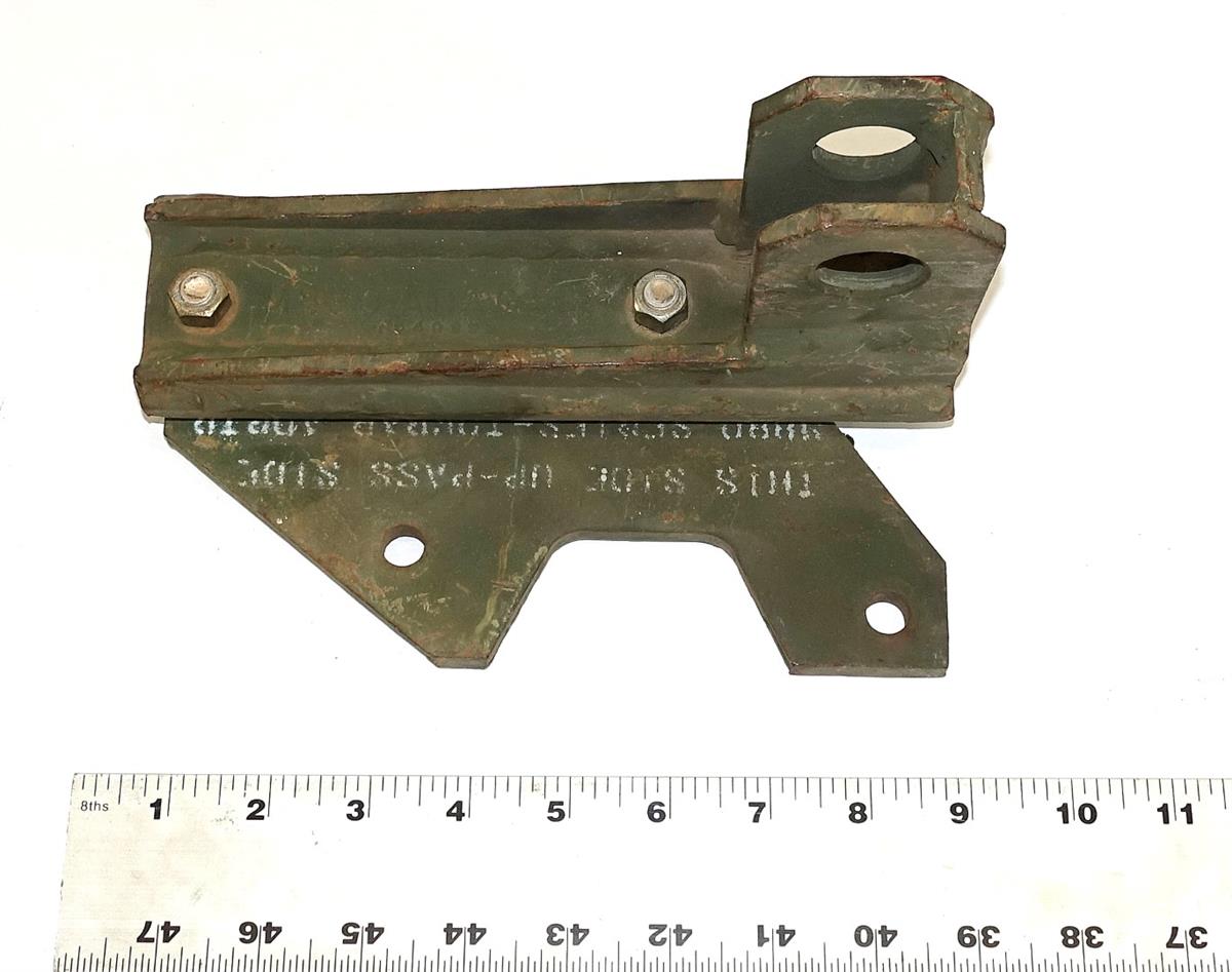 All-5205 | 4910-01-047-9791 M880 Tow Bar Adapter NOS (1) (Large).JPG