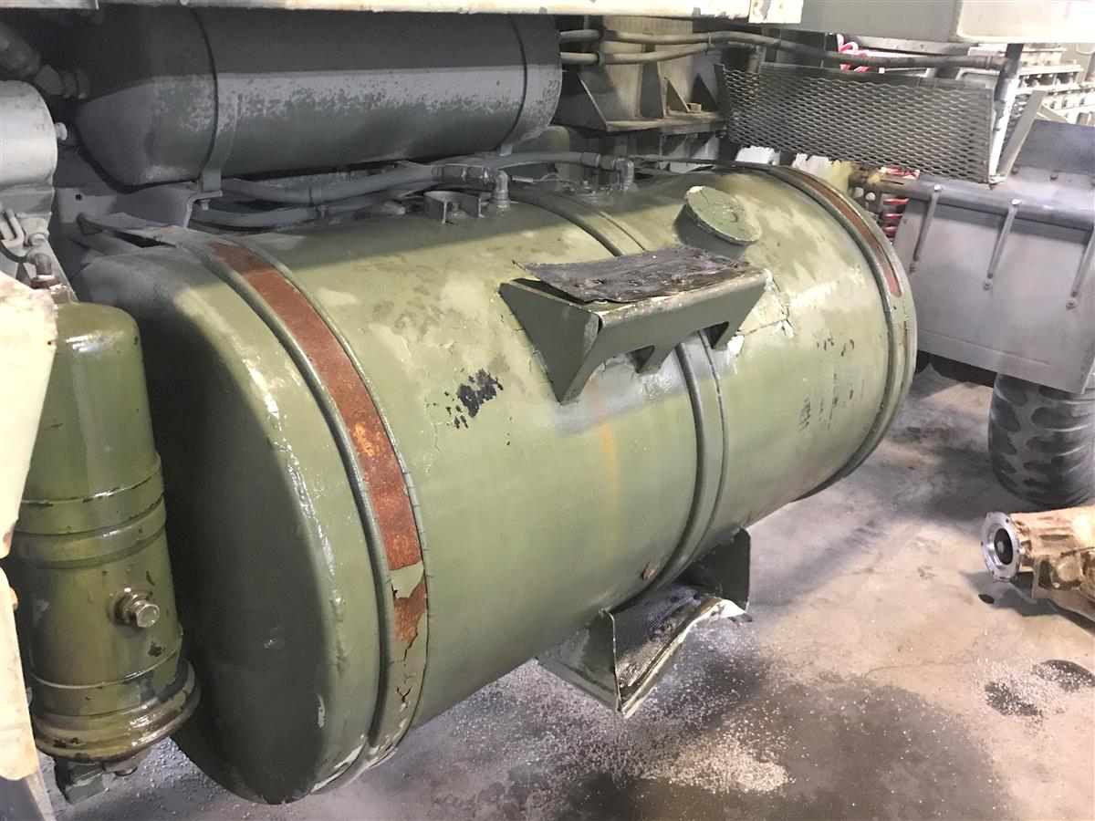 M9-1051 | M9-1051  Fuel Tank With Step M915 (3).jpg